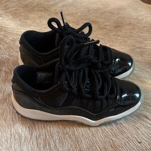 Retro 11 Space Jam Low. Size 13C. Used but in great condition.